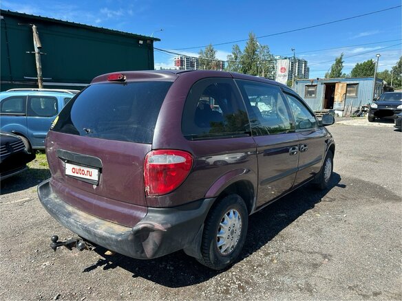 2002 Chrysler Voyager IV, красный, 220000 рублей - вид 3