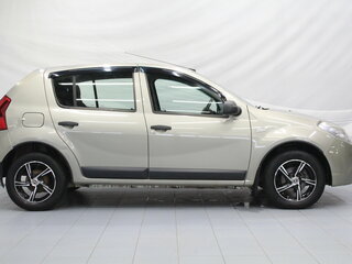 2012 Renault Sandero I, бежевый, 589000 рублей, вид 3