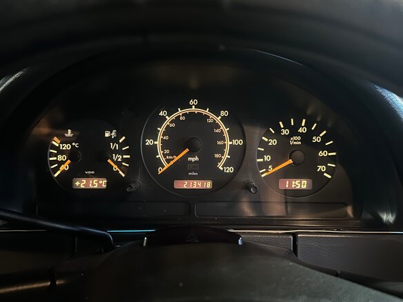 1998 Mercedes-Benz M-Класс 320 I (W163), чёрный, 400000 рублей - вид 2