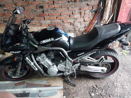 2001 Yamaha FZS1000 Fazer, чёрный, 370000 рублей, вид 2
