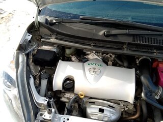 2018 Toyota Sienta II Рестайлинг, серебристый, 1490000 рублей, вид 2
