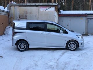 2014 Honda Freed I, серый, 1370000 рублей, вид 2
