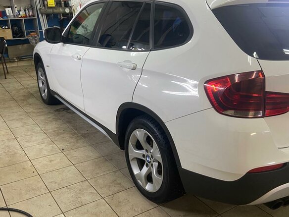 2011 BMW X1 20i I (E84), белый, 1430000 рублей - вид 9