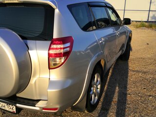 2009 Toyota RAV4 III (XA30), серебристый, 1700000 рублей, вид 4