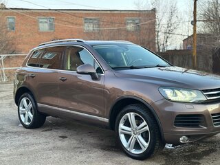 2012 Volkswagen Touareg II, коричневый, 2900000 рублей, вид 2
