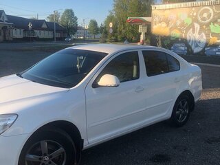 2011 Skoda Octavia II (A5) Рестайлинг, белый, 800000 рублей, вид 5