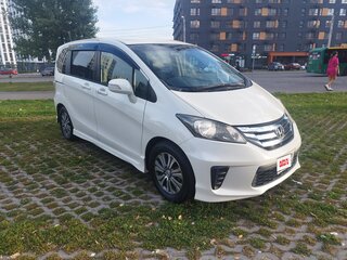 2011 Honda Freed I, белый, 1285000 рублей, вид 4