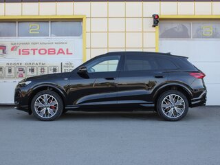 2025 Audi Q5 L III (GU), чёрный, 5885000 рублей, вид 3