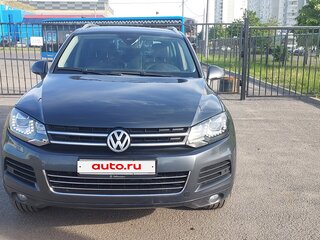 2014 Volkswagen Touareg II, серый, 2100000 рублей, вид 3