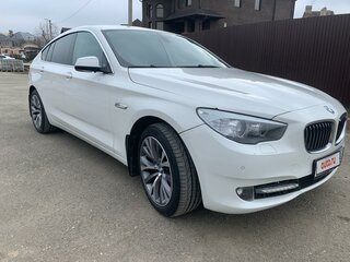 2009 BMW 5 серии Gran Turismo 535i VI (F10/F11/F07), белый, 1395000 рублей, вид 3