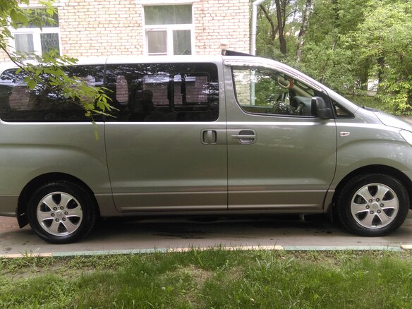 2011 Hyundai H-1 II, серый - вид 3