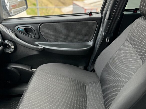 2013 Chevrolet Niva I Рестайлинг, чёрный, 590000 рублей - вид 8