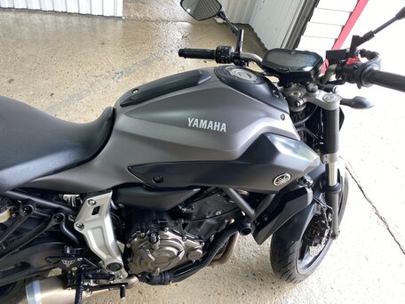 2014 Yamaha MT-07 (FZ-07), серебристый, 680000 рублей, вид 3
