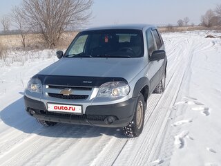 2018 Chevrolet Niva I Рестайлинг, серебристый, 730000 рублей, вид 3
