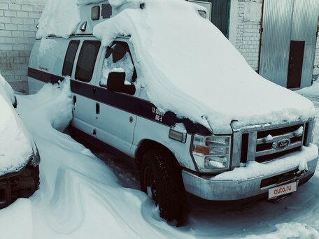 2009 Ford E-series, белый, 3000000 рублей, вид 1