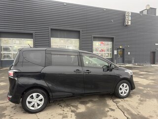 2020 Toyota Sienta II Рестайлинг, чёрный, 1995000 рублей, вид 4