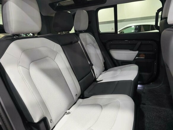 2026 Land Rover Defender 110 II, чёрный - вид 19