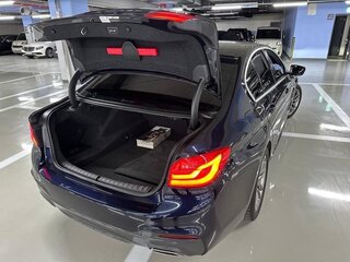 2019 BMW 5 серии 520d VII (G30/G31/G38), синий, 3850000 рублей, вид 5
