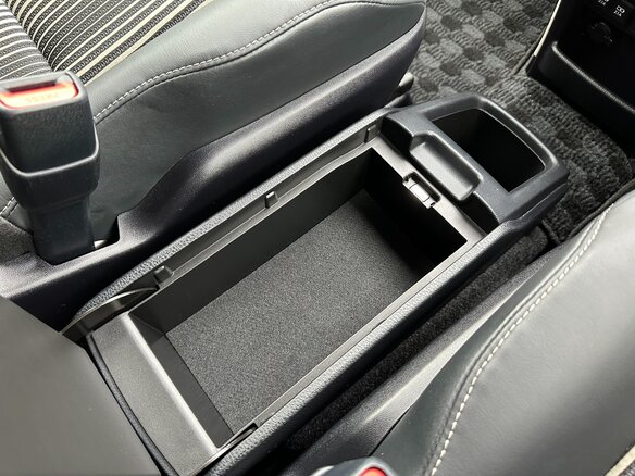 2021 Toyota Noah III (R80) Рестайлинг, белый, 1699000 рублей - вид 27