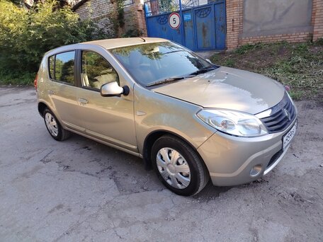 2011 Renault Sandero I, серый, 450000 рублей, вид 2