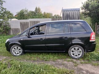 2008 Opel Zafira B Рестайлинг, чёрный, 450000 рублей, вид 3