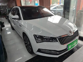 2023 Skoda Superb III Рестайлинг, белый, 2400000 рублей, вид 3