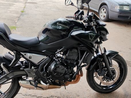2021 Kawasaki Z 650, чёрный, 790000 рублей, вид 1