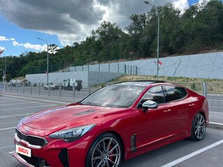 2018 Kia Stinger I, красный, 2599999 рублей, вид 3