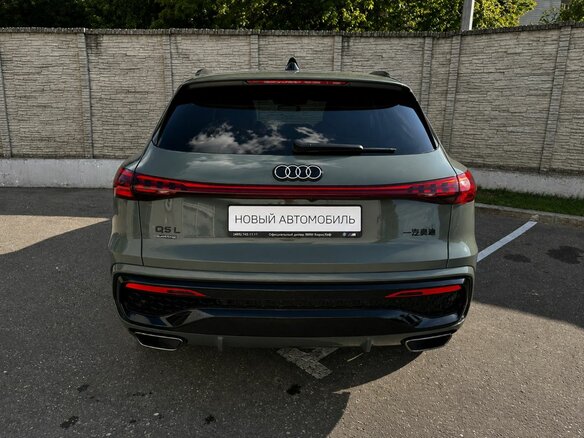 2026 Audi Q5 L III (GU), зелёный, 7350000 рублей - вид 4