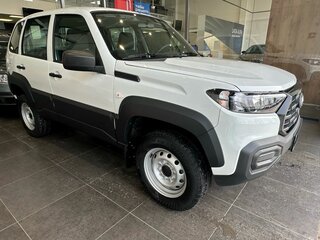 2026 Lada (ВАЗ) Niva Travel I Рестайлинг, белый, 1419000 рублей, вид 3