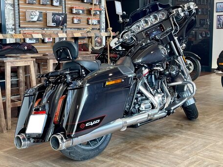 2020 Harley-Davidson CVO Street Glide, чёрный, 3150000 рублей, вид 5