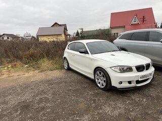 2011 BMW 1 серии 116i I (E81/E82/E87/E88) Рестайлинг, белый, 1200000 рублей, вид 4