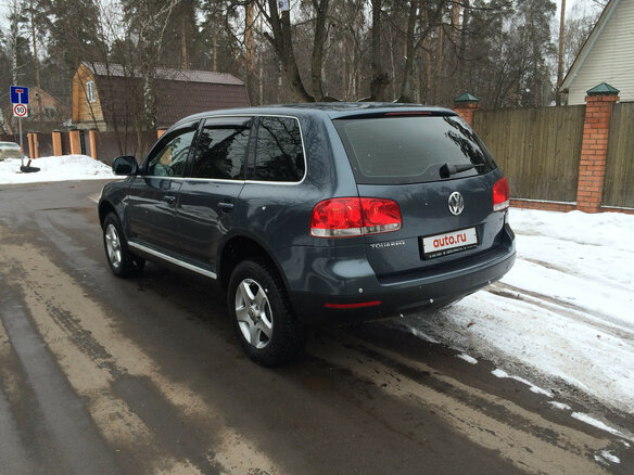 2004 Volkswagen Touareg I, серый - вид 3