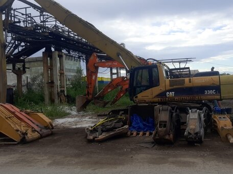 2005 Caterpillar 330, жёлтый, 11500000 рублей, вид 1