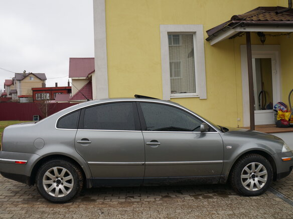 2002 Volkswagen Passat B5 Рестайлинг, серый - вид 1