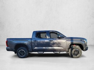 2024 Toyota Tundra CrewMax III, серебристый, 7896147 рублей, вид 5