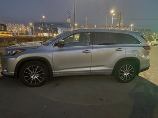2017 Toyota Highlander III (XU50) Рестайлинг, серебристый, 3990000 рублей, вид 4