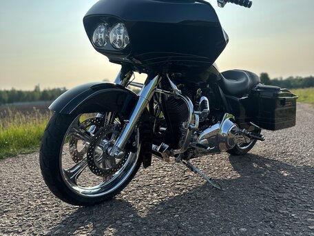 2013 Harley-Davidson Road Glide, чёрный, 1050000 рублей, вид 1