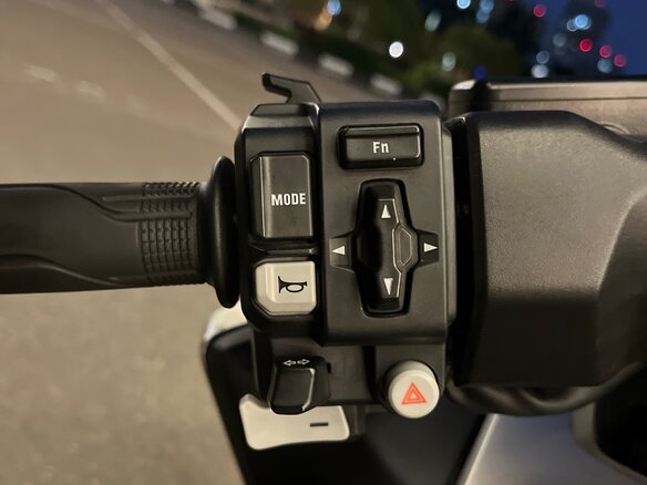 2022 Honda Forza, серебристый, 2050000 рублей - вид 6