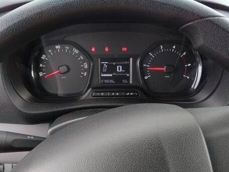 2018 Peugeot Expert, серебристый, 2600000 рублей, вид 3