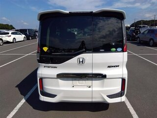 2016 Honda Stepwgn Spada V, белый, 1650000 рублей, вид 4