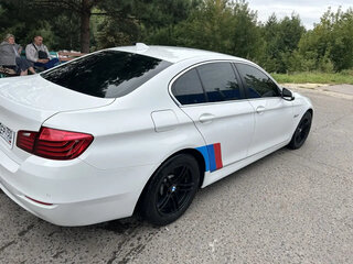 2015 BMW 5 серии 520i VI (F10/F11/F07) Рестайлинг, белый, 1950000 рублей, вид 3