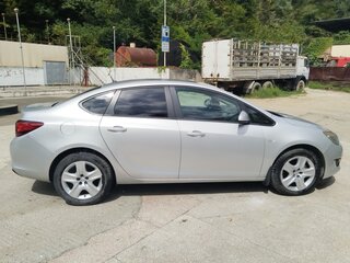 2012 Opel Astra J Рестайлинг, серебристый, 720000 рублей, вид 3