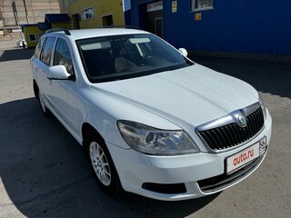 2012 Skoda Octavia II (A5) Рестайлинг, белый, 700000 рублей, вид 5