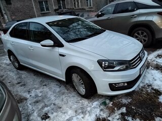 2018 Volkswagen Polo V Рестайлинг, белый, 1500000 рублей, вид 2