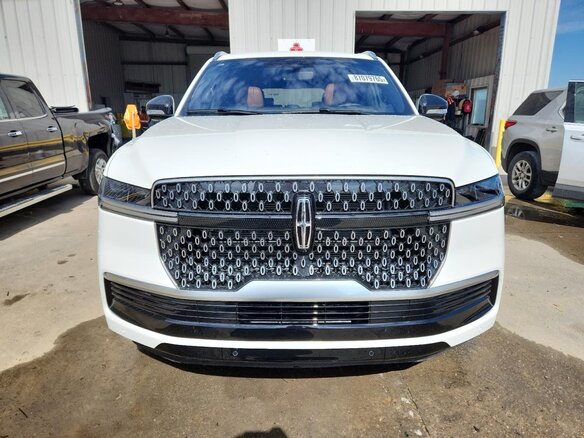 2025 Lincoln Navigator L V, белый, 12450000 рублей - вид 4