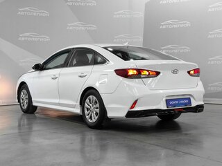 2019 Hyundai Sonata VII (LF) Рестайлинг, белый, 1300000 рублей, вид 3