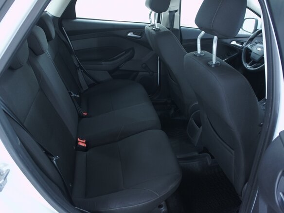 2017 Ford Focus III Рестайлинг, белый - вид 14