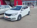 2015 Kia Rio III Рестайлинг, белый, 900000 рублей