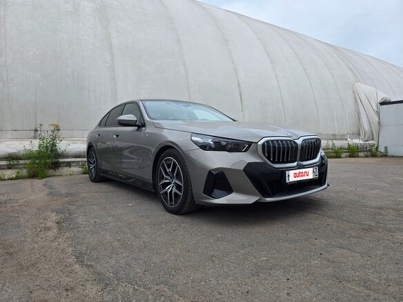 2024 BMW 5 серии 523d VIII (G60/G61/G68), серый, 7089000 рублей - вид 1